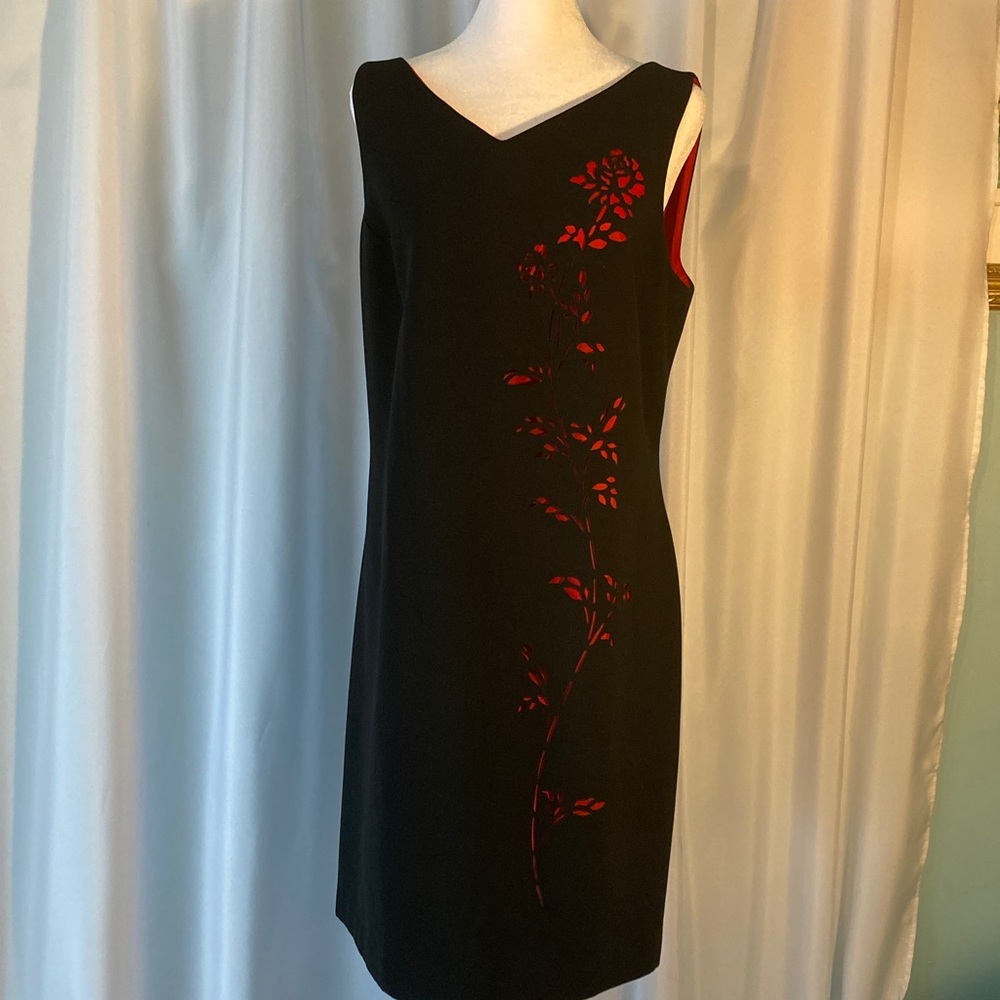 YL by Yair size 16 Black Classy Cocktail Sheath Dress with Red Floral Cut Out